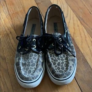 Leopard print Sperry’s. Size 8, good condition